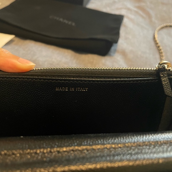 CHANEL
Caviar Quilted Golden Class Wallet On Chain WOC Black - Picture 13 of 16